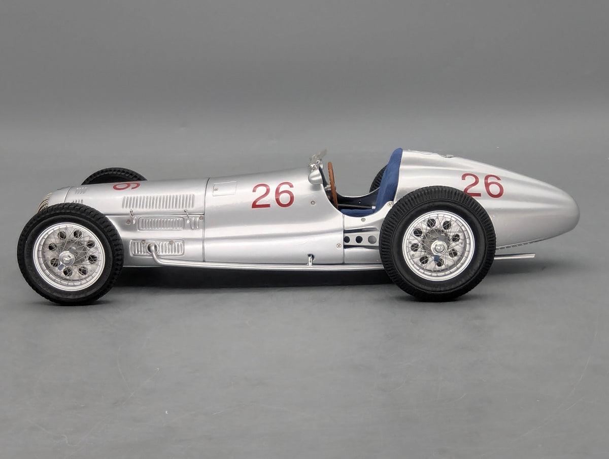 Modellautos 1:18 CMC Mercedes Benz W154 Der Große Sieger Frankreich 1938 #26 OVP