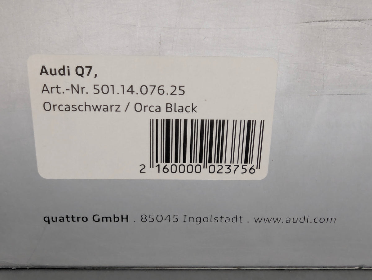 Modellautos 1:18 Minichamps Audi Q7 Orcaschwarz mit Dealer OVP