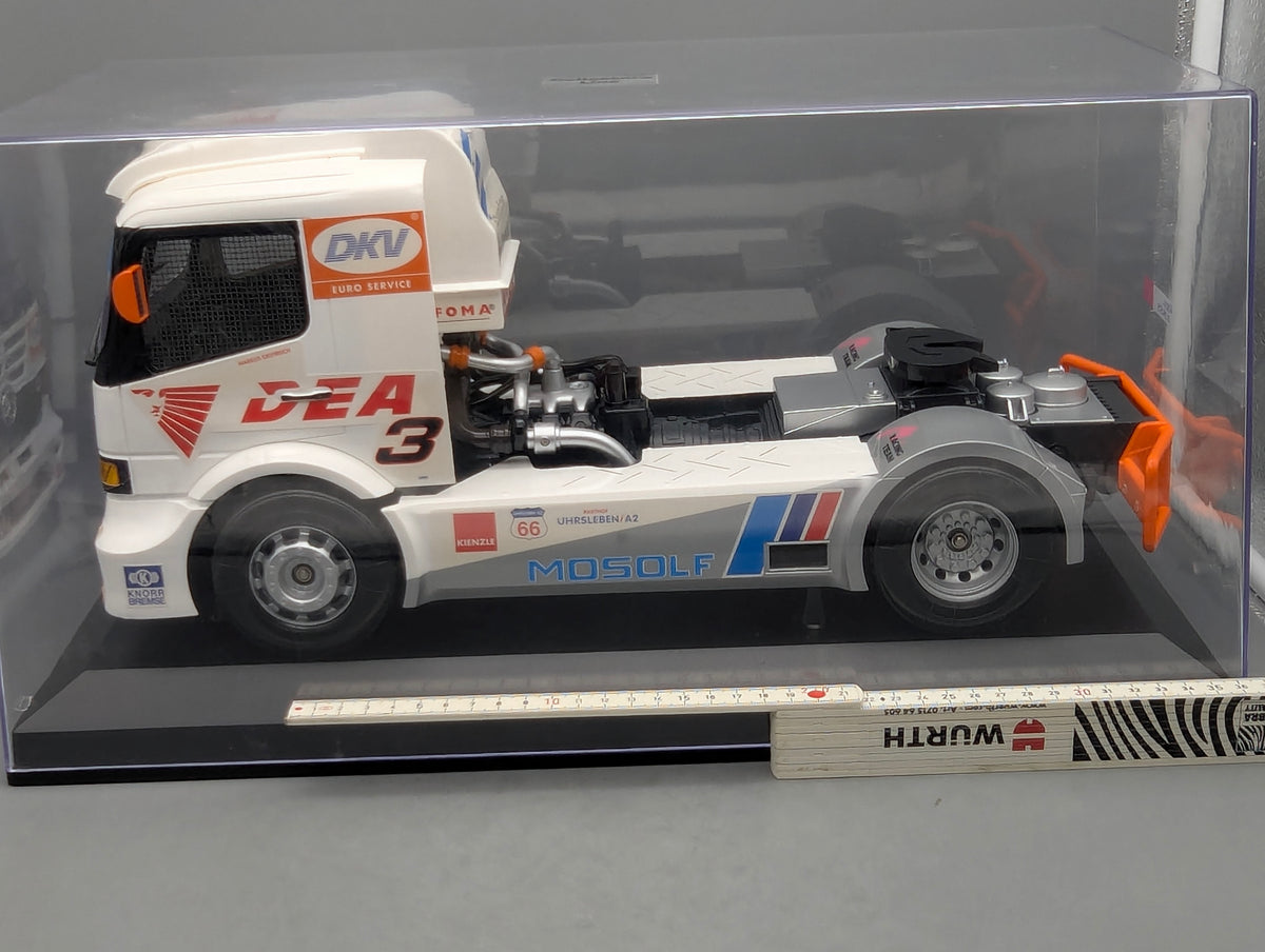 LKW Modell 1:12 Carson Mercedes Benz Atego Renntruck 1999 #3 M Oestreich Vitrine