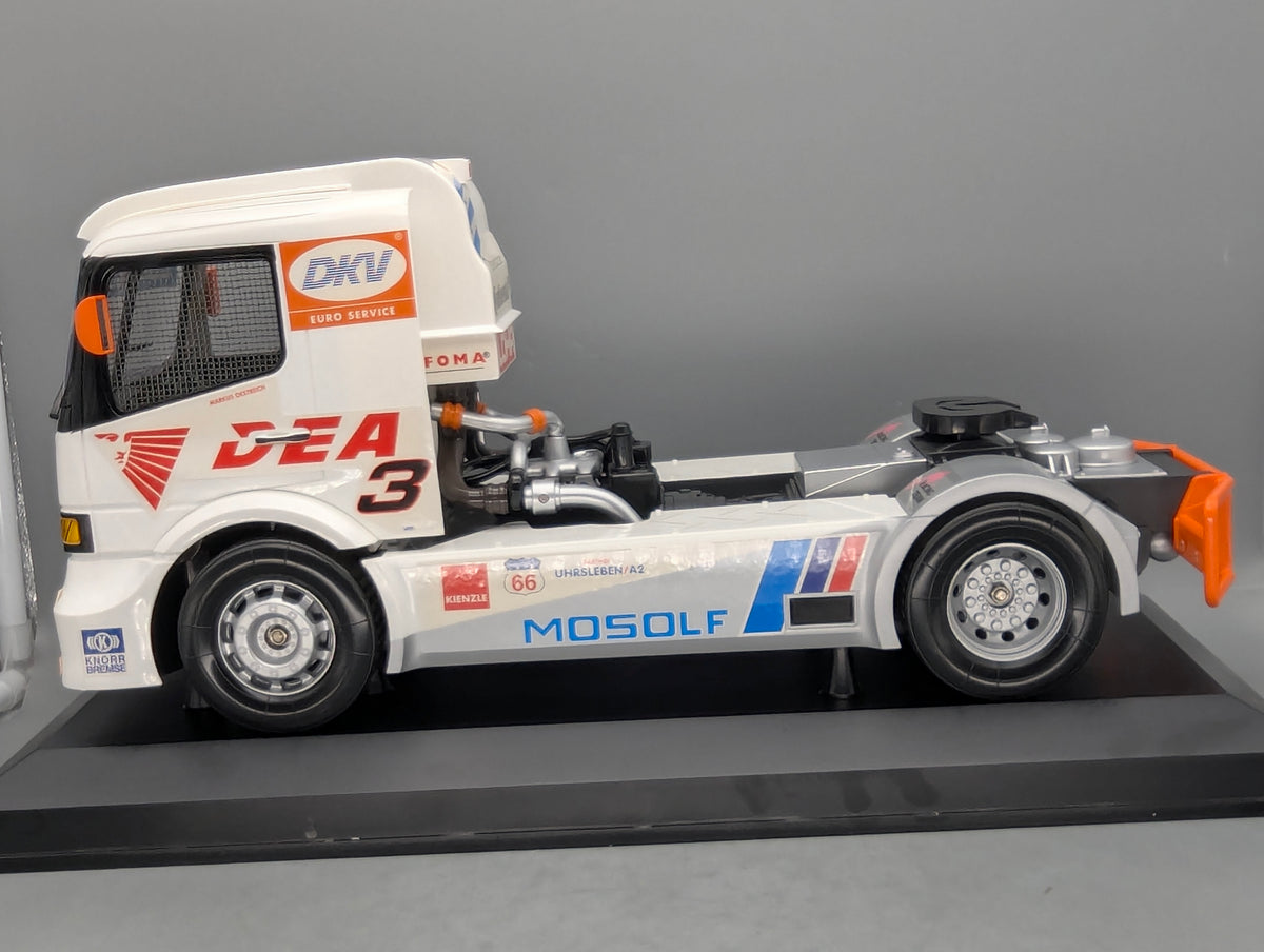 LKW Modell 1:12 Carson Mercedes Benz Atego Renntruck 1999 #3 M Oestreich Vitrine