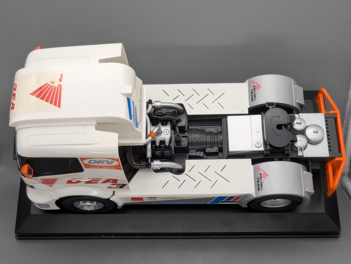 LKW Modell 1:12 Carson Mercedes Benz Atego Renntruck 1999 #3 M Oestreich Vitrine