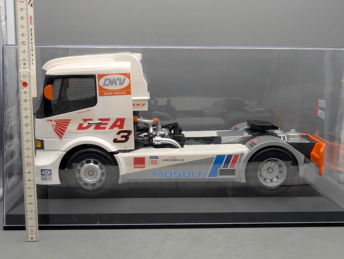 LKW Modell 1:12 Carson Mercedes Benz Atego Renntruck 1999 #3 M Oestreich Vitrine