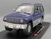 Modellautos 1:18 Sun Star Mitsubishi Pajero Long 3.5 V6 1998 Royal Blue mit OVP