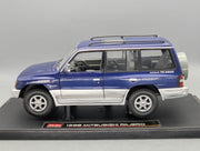 Modellautos 1:18 Sun Star Mitsubishi Pajero Long 3.5 V6 1998 Royal Blue mit OVP