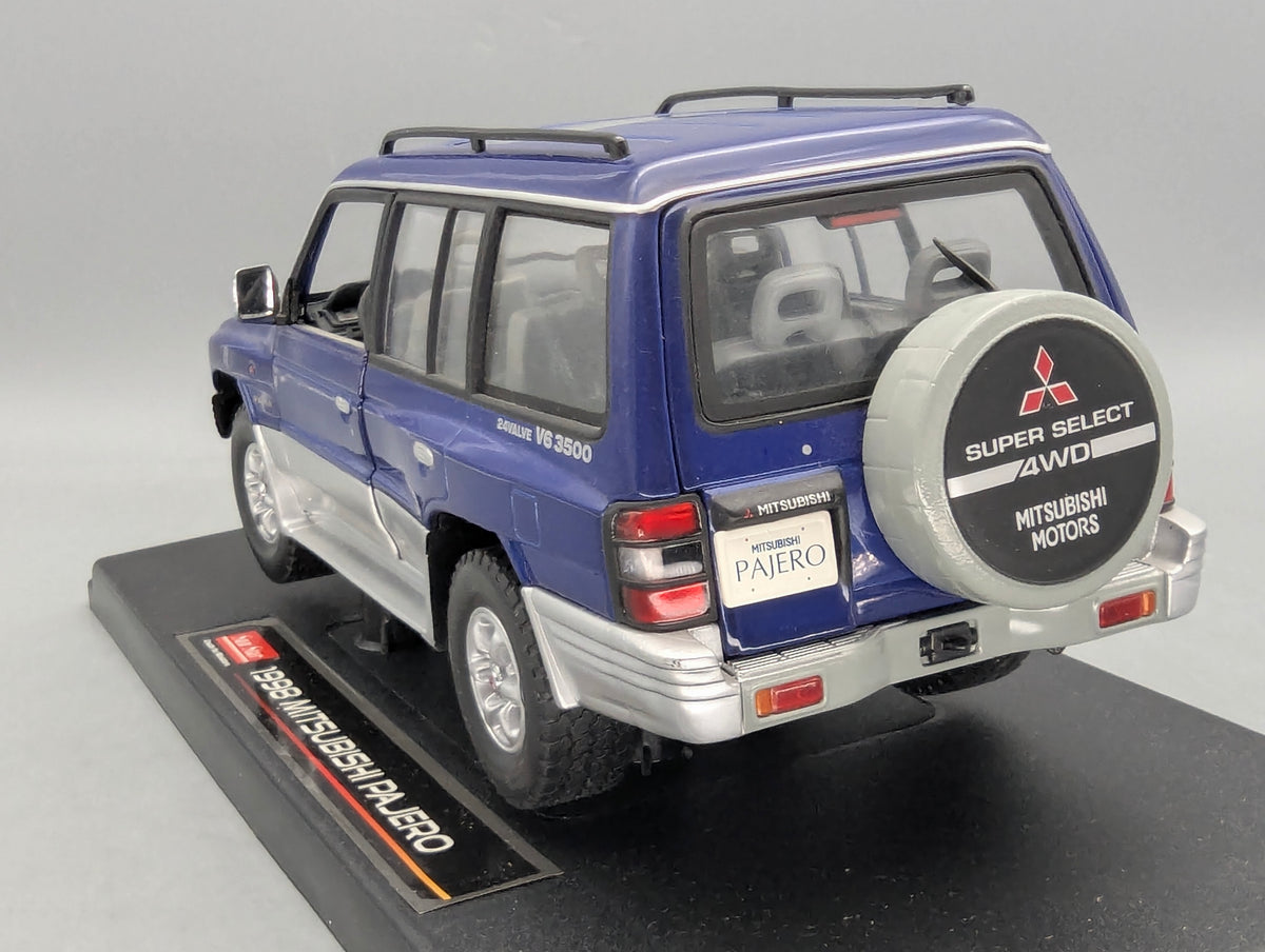 Modellautos 1:18 Sun Star Mitsubishi Pajero Long 3.5 V6 1998 Royal Blue mit OVP