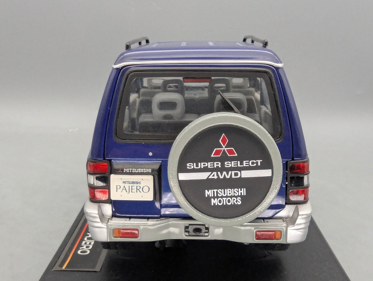 Modellautos 1:18 Sun Star Mitsubishi Pajero Long 3.5 V6 1998 Royal Blue mit OVP