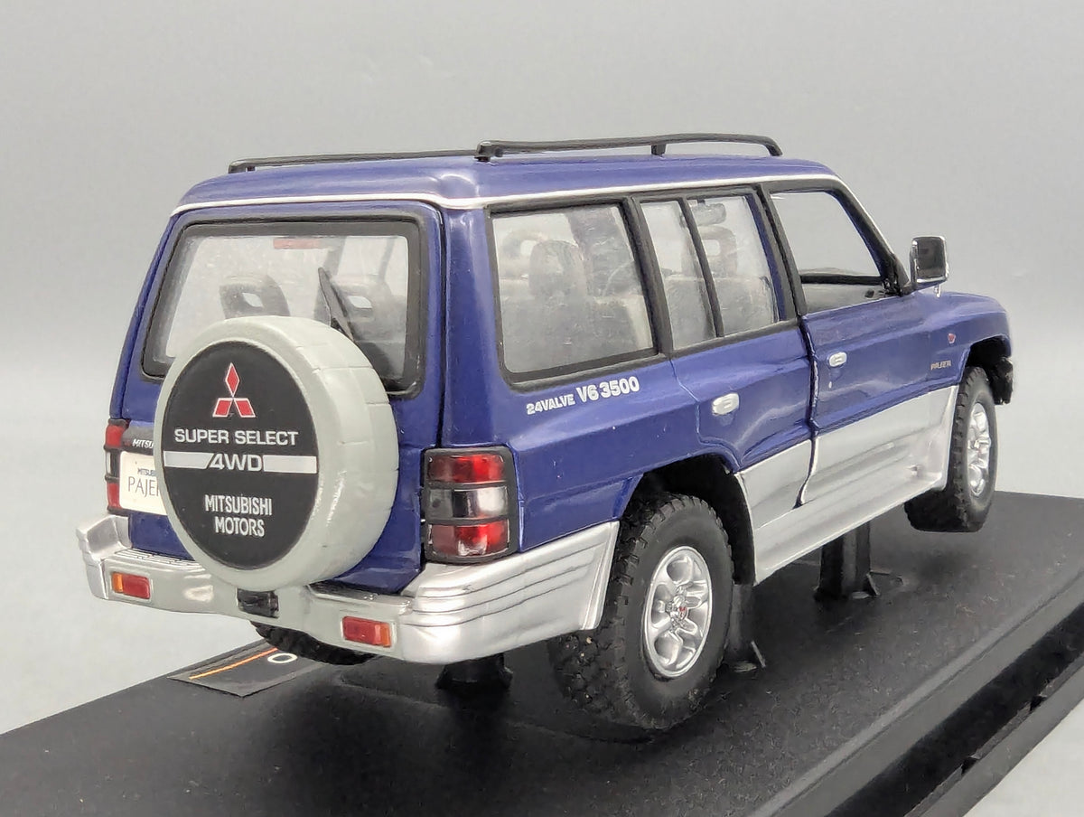Modellautos 1:18 Sun Star Mitsubishi Pajero Long 3.5 V6 1998 Royal Blue mit OVP