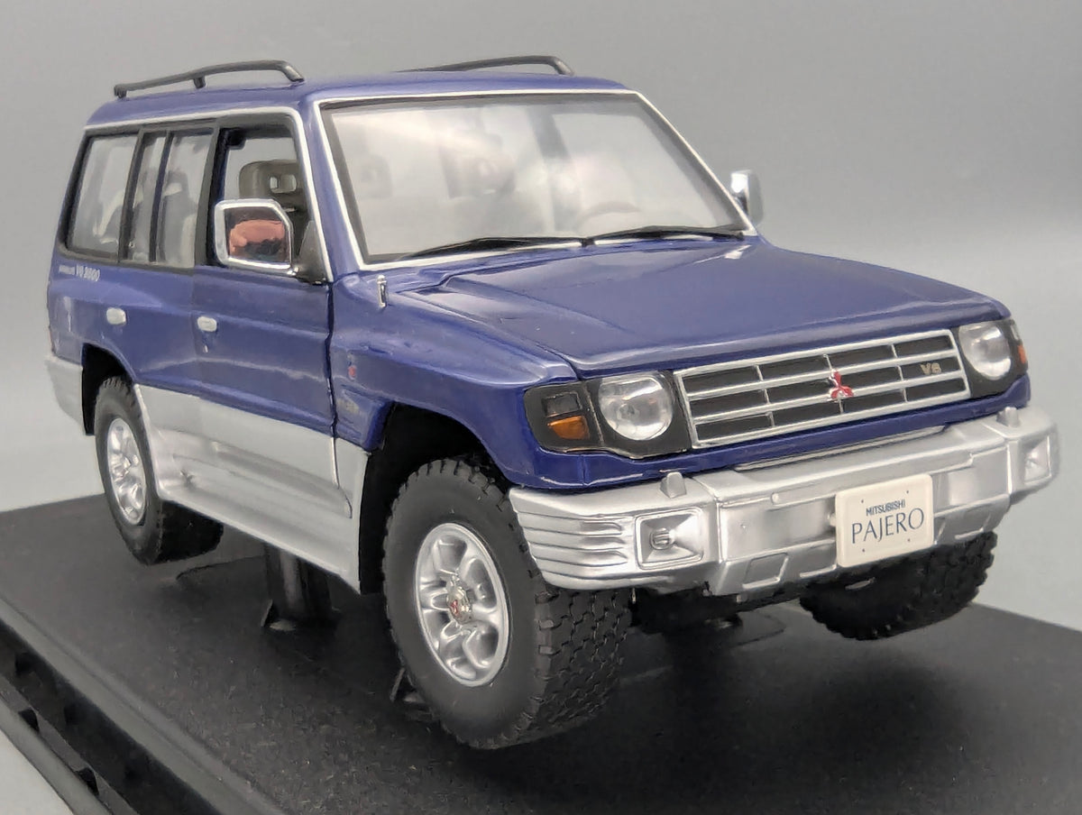 Modellautos 1:18 Sun Star Mitsubishi Pajero Long 3.5 V6 1998 Royal Blue mit OVP