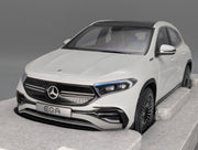 Modellautos 1:18 NZG Mercedes Benz EQA Digitalweiß mit Dealer OVP