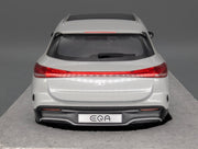 Modellautos 1:18 NZG Mercedes Benz EQA Digitalweiß mit Dealer OVP