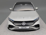 Modellautos 1:18 NZG Mercedes Benz EQA Digitalweiß mit Dealer OVP