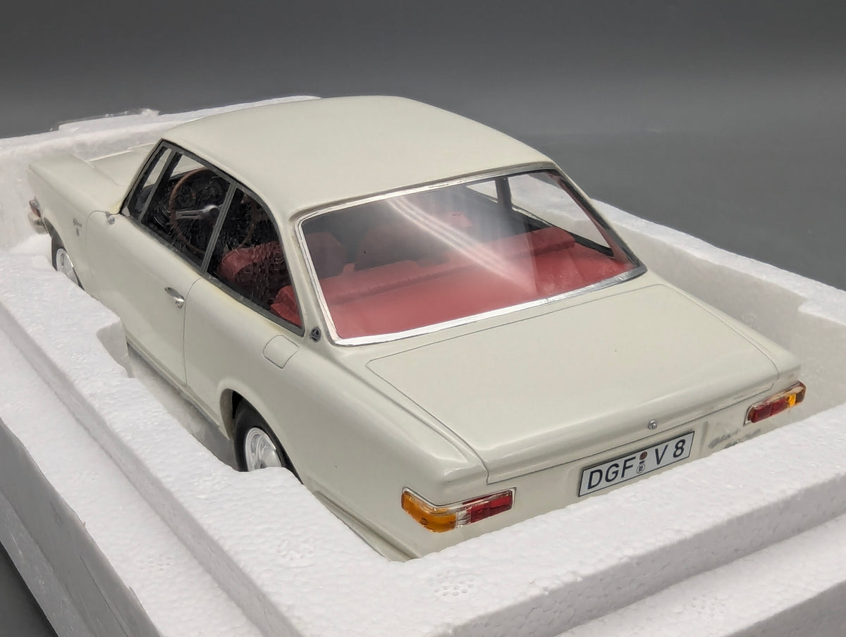 Modellautos 1:18 Schuco Glas 2600 V8 Weiß mit OVP
