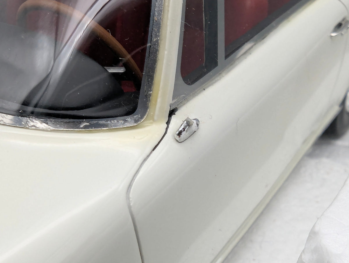 Modellautos 1:18 Schuco Glas 2600 V8 Weiß mit OVP