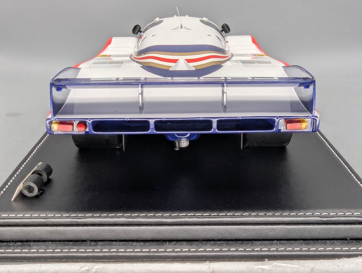 Modellautos 1:12 TSM Porsche 956L WINNER 24h Le Mans 1982 #1 Ickx + Bell Vitrine