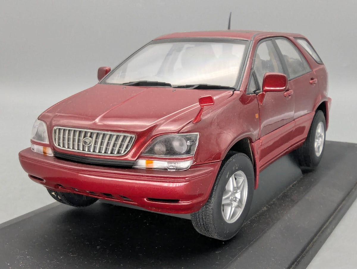 Modellautos 1:18 AUTOart 70035 Toyota Harrier Rot Metallic mit OVP