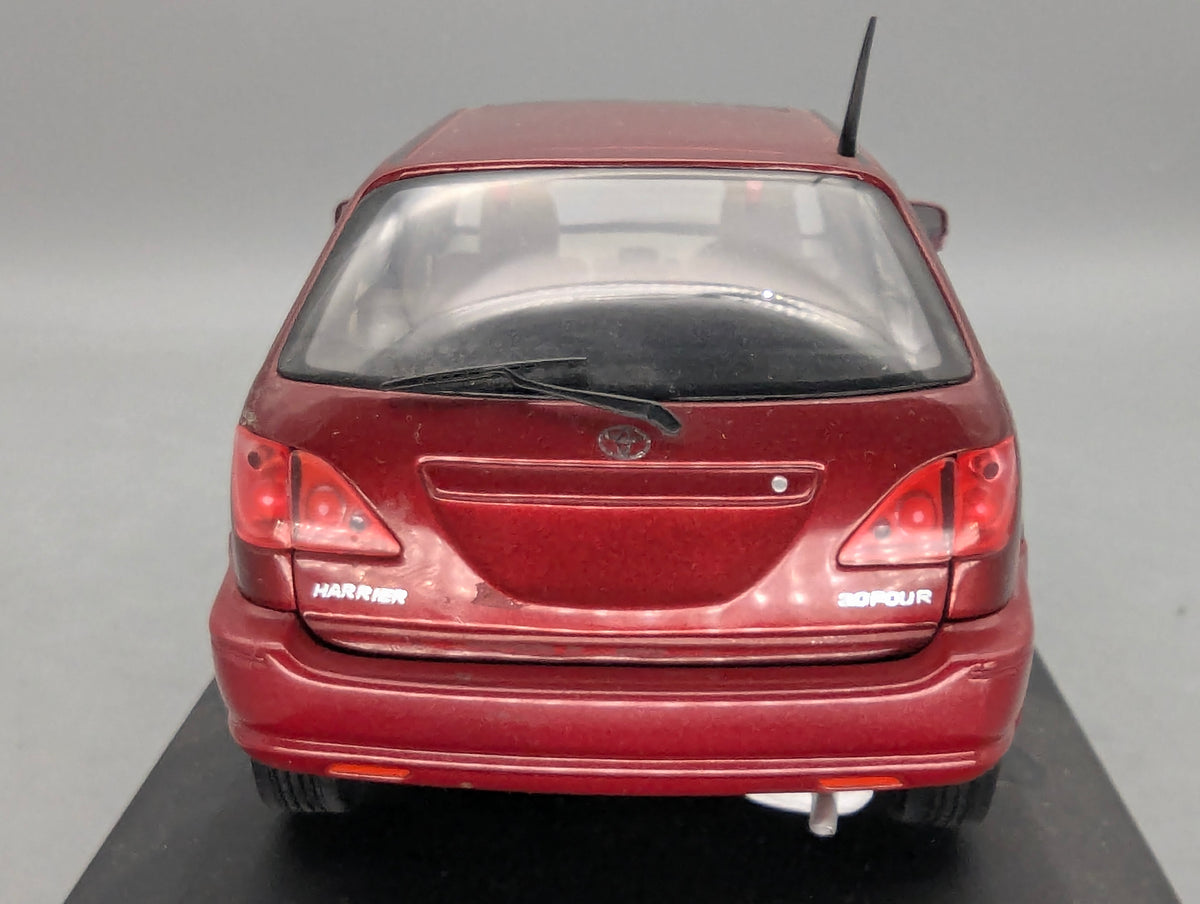 Modellautos 1:18 AUTOart 70035 Toyota Harrier Rot Metallic mit OVP