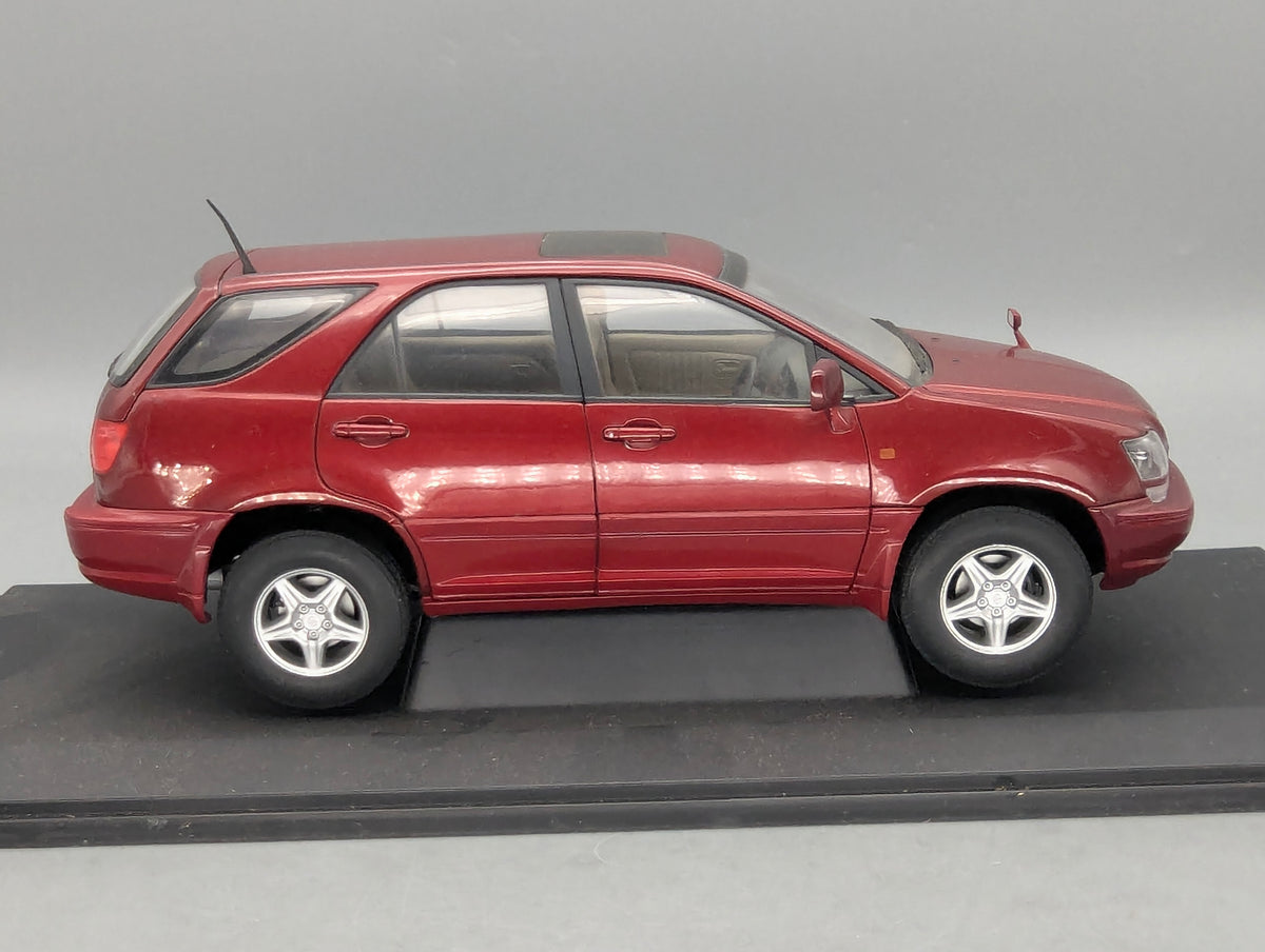 Modellautos 1:18 AUTOart 70035 Toyota Harrier Rot Metallic mit OVP