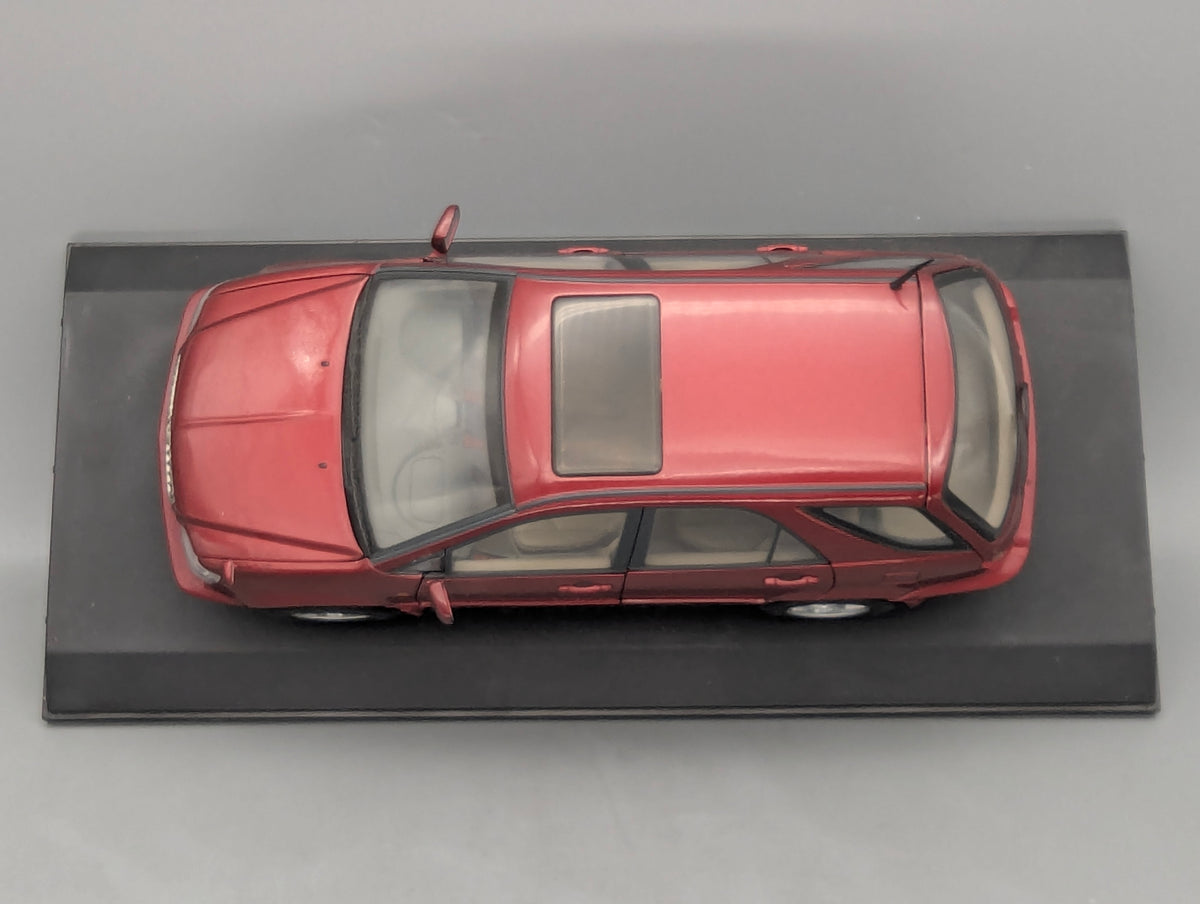 Modellautos 1:18 AUTOart 70035 Toyota Harrier Rot Metallic mit OVP