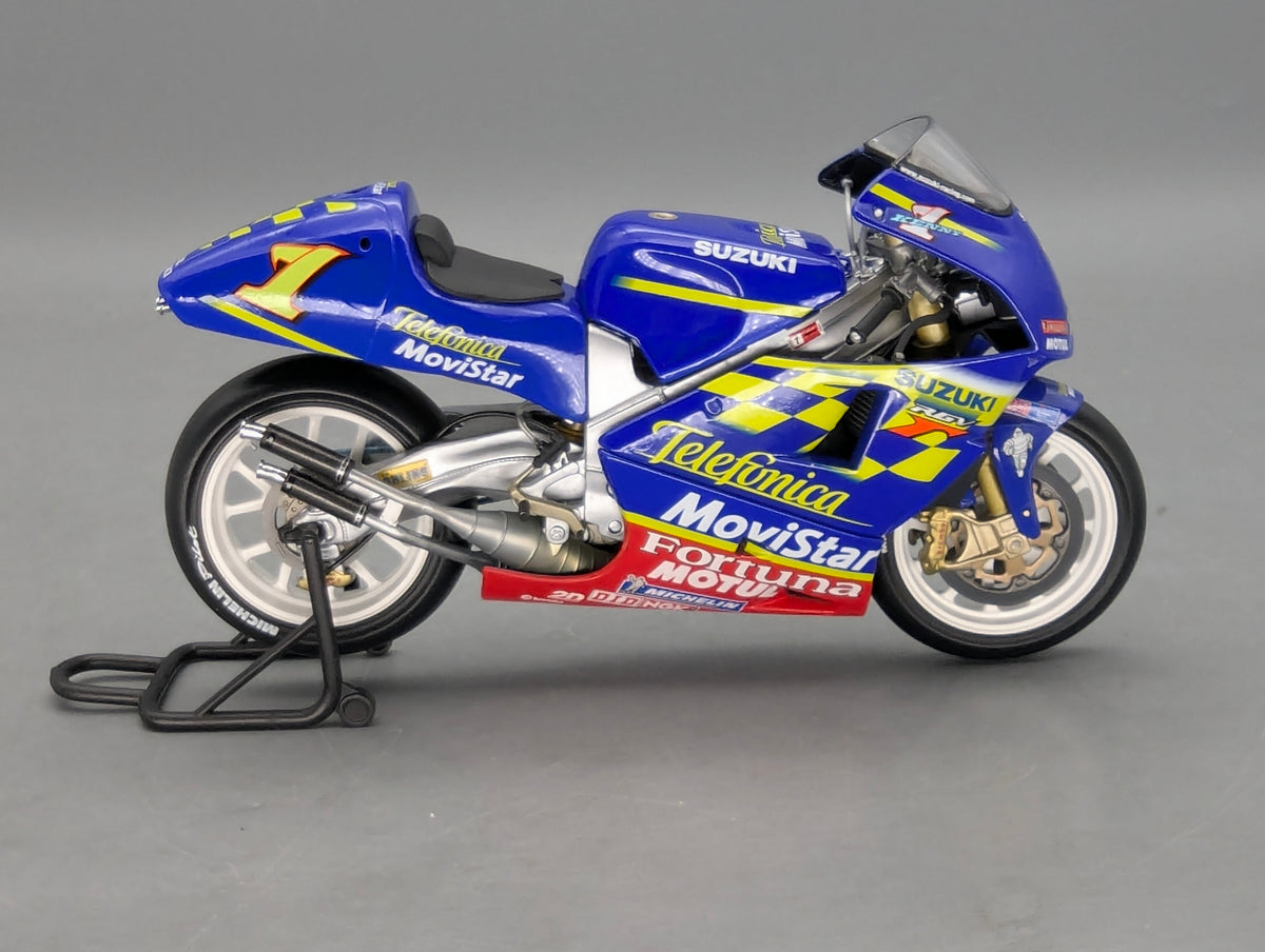 Motorrad Modell 1:12 Minichamps Suzuki RGV-Gamma GP2001 #1 Kenny Roberts mit OVP