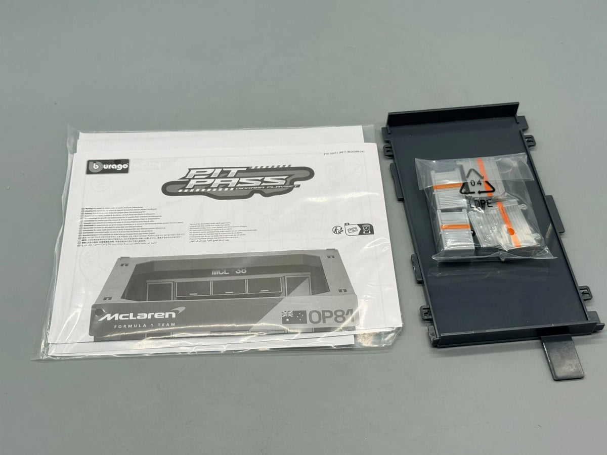 Modellautos 1:43 Bburago Miami Grand Prix 2024 Pit Pass Mclaren MCL38 mit OVP