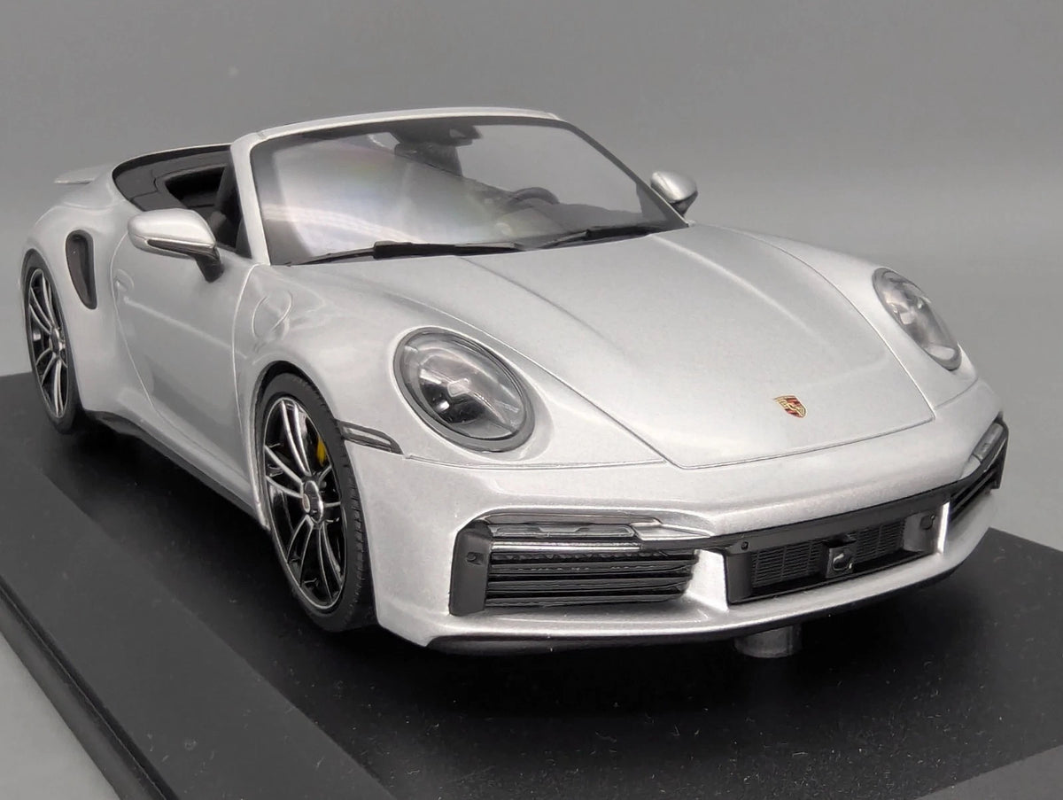 Modellautos 1:18 Minichamps Porsche 911 turbo S Cabriolet 2020 Silber mit OVP