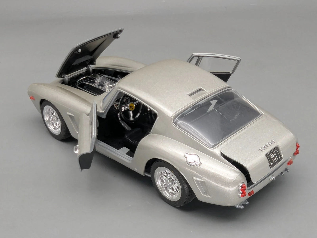 Modellautos 1:18 Revell Ferrari 250 GT Berlinetta 1961 mit OVP