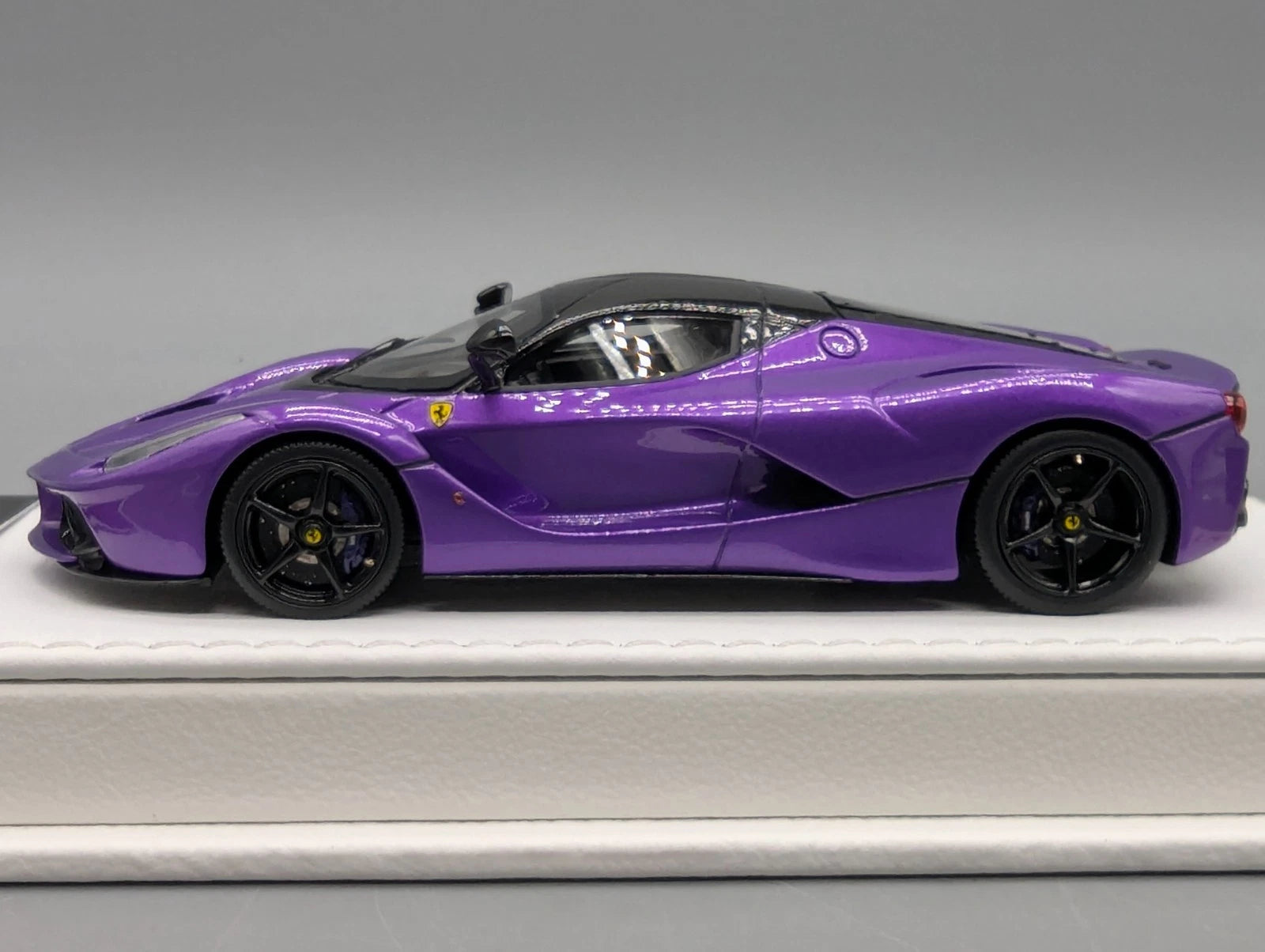 Modellautos 1:43 BBR Executive Ferrari LaFerrari Gloss Mica Violet 22/35 OVP