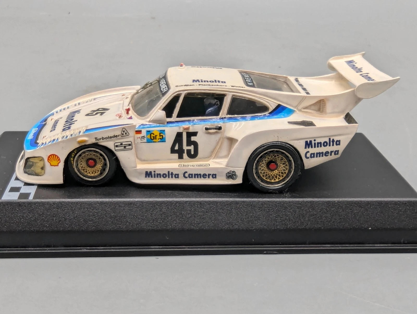 Modellautos 1:43 Starter Kremer Porsche 935 K3 24h Le Mans 1979 #45 Vitrine