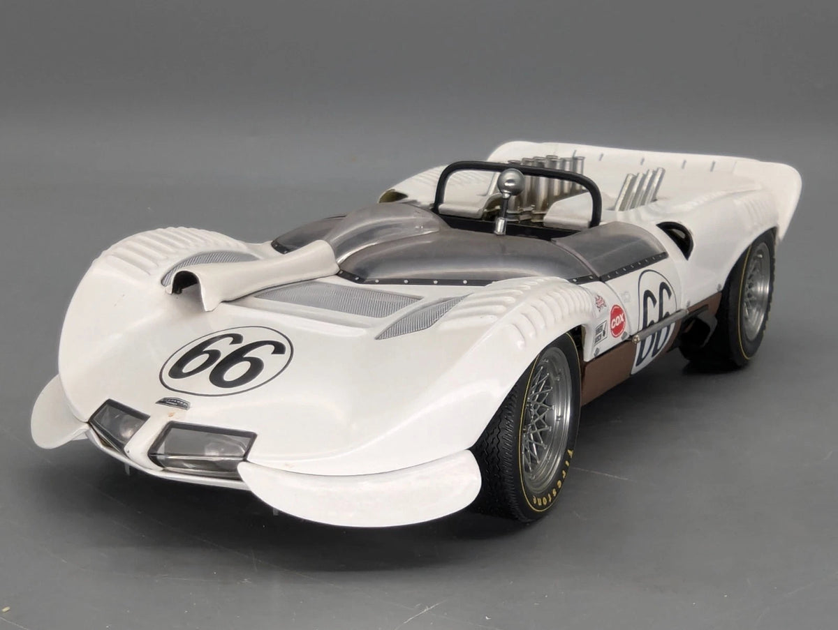 Modellautos 1:18 AUTOart Millenium 86496 Chaparral 2 Sport Race 1965 #66 mit OVP