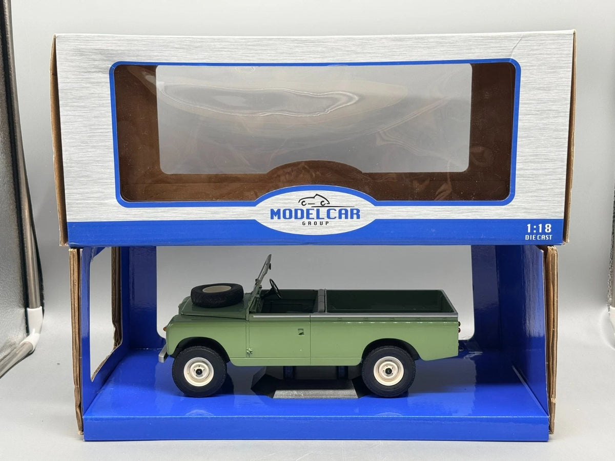 Modellautos 1:18 MCG Modelcar Group 18093 Land Rover 109 Pick up Series II OVP