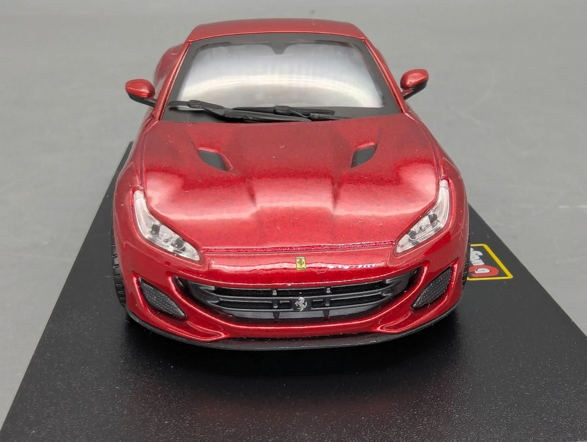 Modellautos 1:43 Bburago Ferrari Portofino Rot Metallic in Vitrine mit OVP