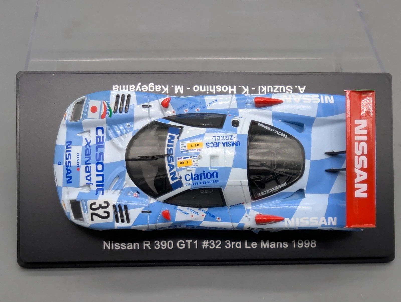 Modellautos 1:43 Spark Nissan R 390 GT1 3rd 24h Le Mans 1998 #32 Vitrine