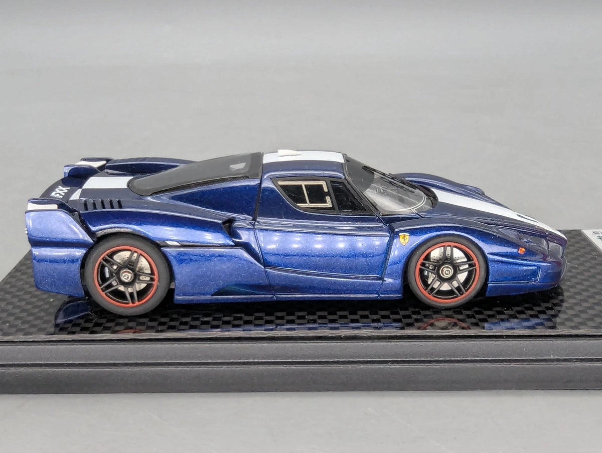 Modellautos 1:43 MR Ferrari FXX mit Open Engine Funktion Bosica Motor mit OVP
