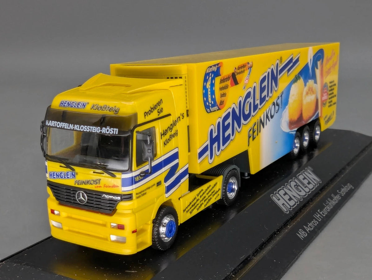 Lkw Modell 1:87 Herpa Mercedes Benz Actros Euro-KK-SZ Henglein mit Vitrine