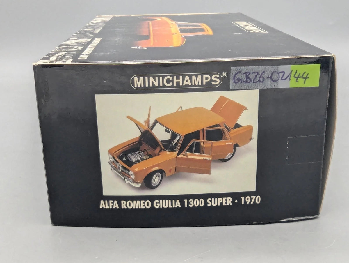 Modellautos 1:18 Minichamps Alfa Romeo Giulia 1300 Super 1970 Ocker Ochre OVP