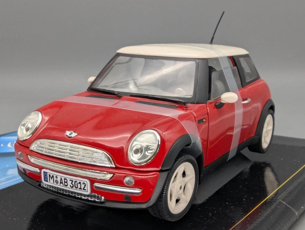 Modellautos 1:18 Solido New Mini 2001 mit OVP