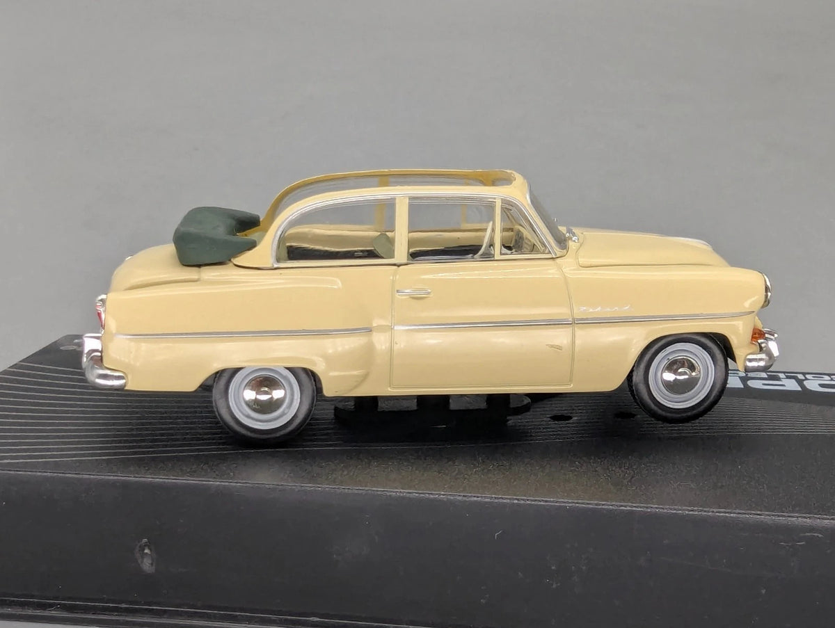 Modellautos 1:43 Ixo für Eaglemoss Opel Collection Olympia Rekord Cabrio Vitrine