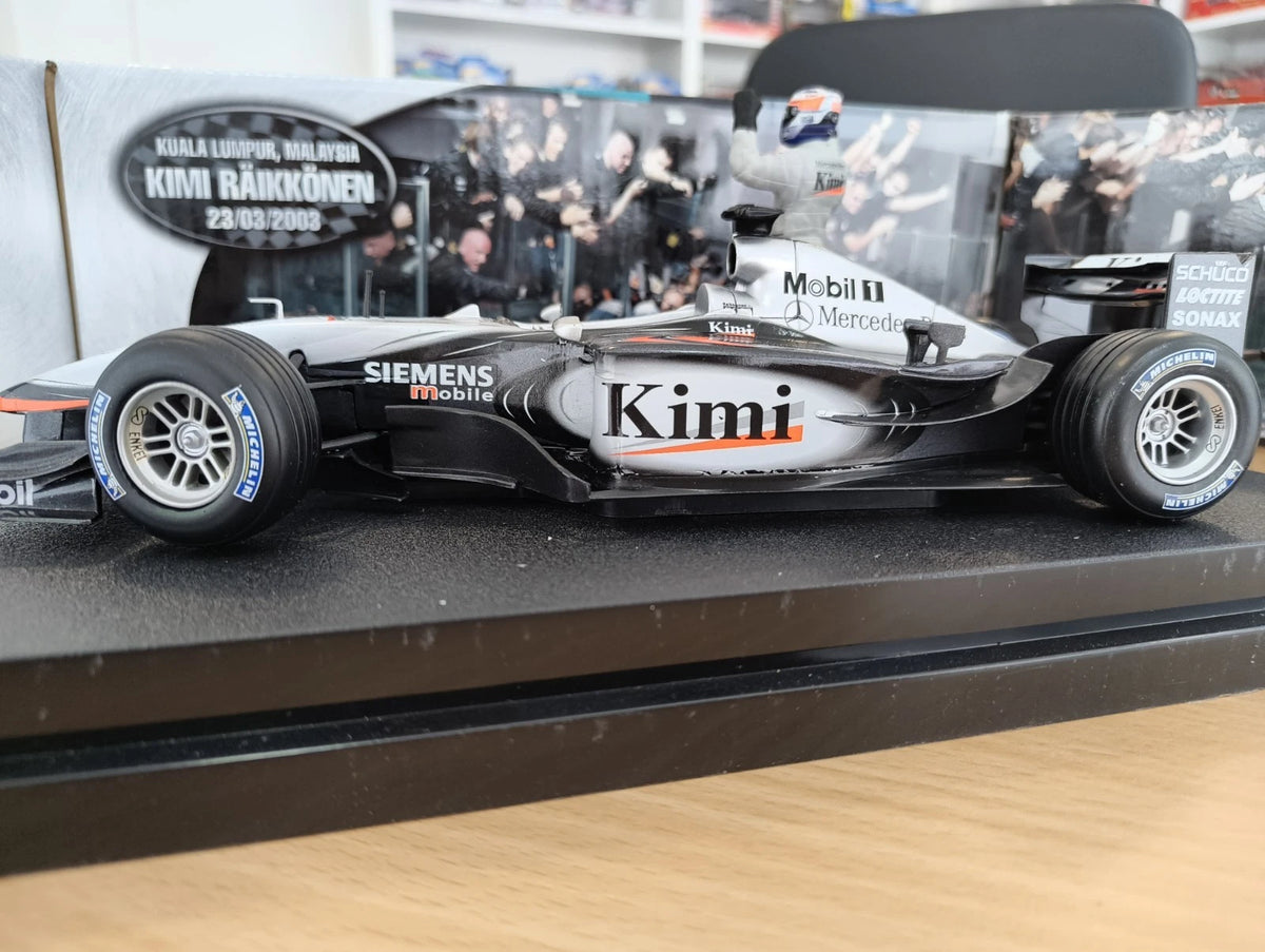 Modellautos 1:18 Hot Wheels Racing McLaren Mercedes 2003 GP #6  Raikkonen OVP