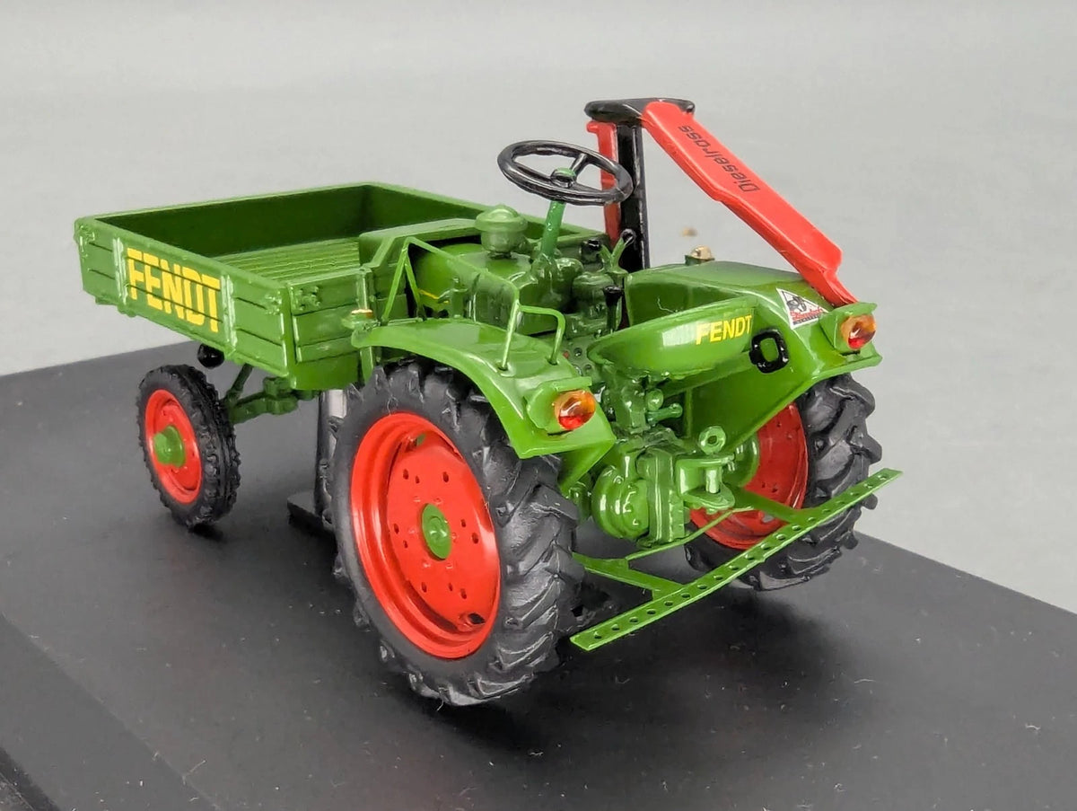 Traktor Modell 1:43 Schuco Fendt Geräteträger mit OVP