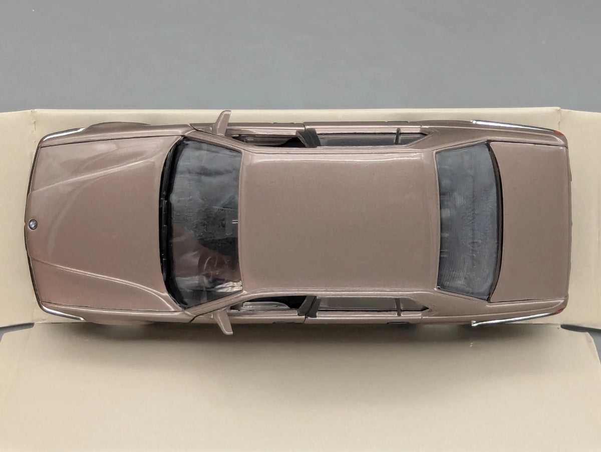 Modellautos 1:24 Schabak 1620 BMW 750iL Hellbraun Metallic mit OVP