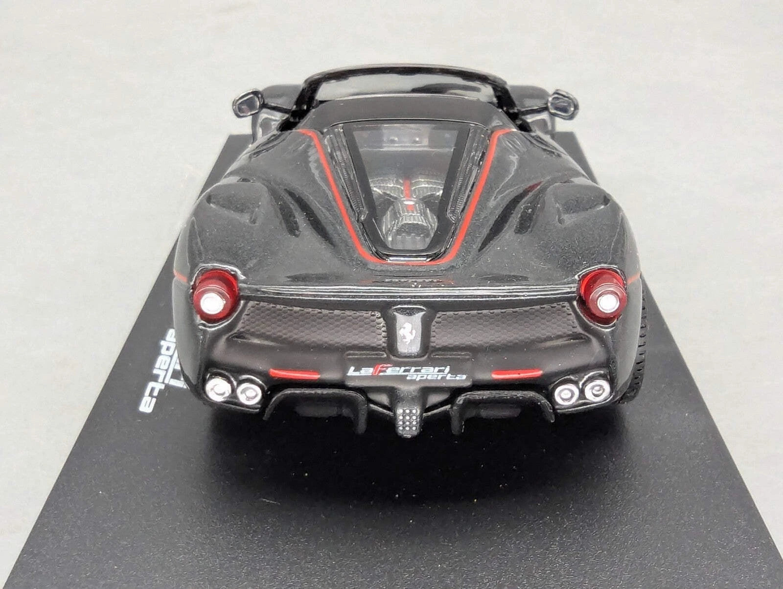 Modellautos 1:43 Bburago Ferrari LaFerrari Aperta Schwarz mit OVP