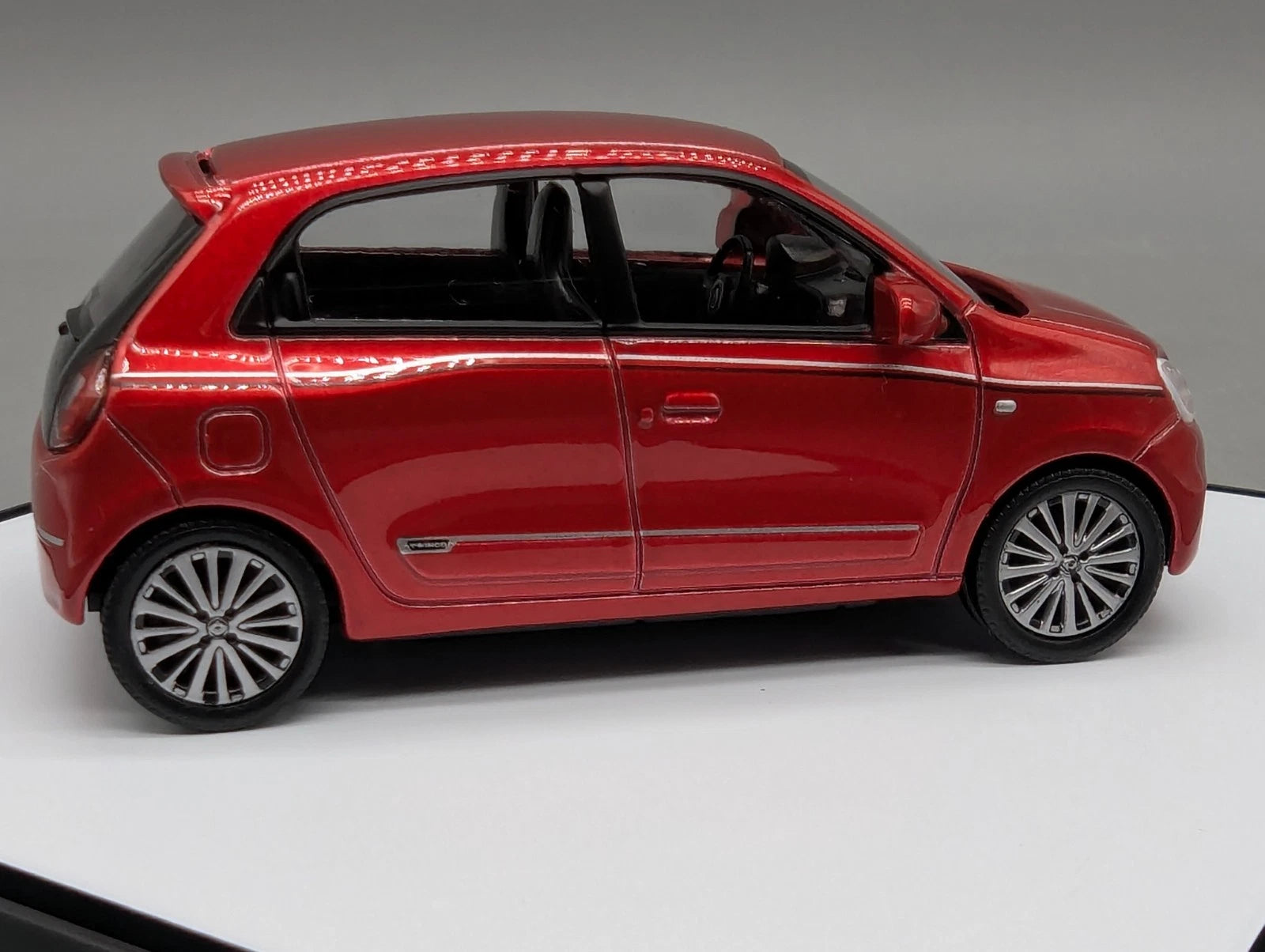 Modellautos 1:43 Norev Renault Twingo Rouge Rot mit OVP