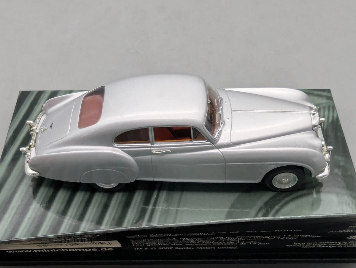 Modellautos 1:43 Minichamps Bentley R-Type Continental 1955 Silber mit OVP