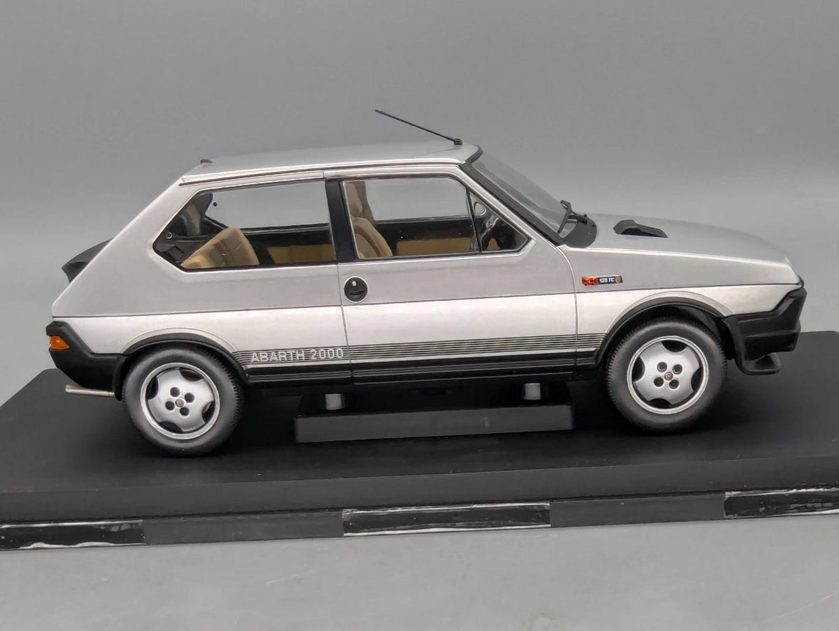 Modellautos 1:18 MCG Modelcar Group Fiat Ritmo TC 125 Abarth 2000 Silber mit OVP