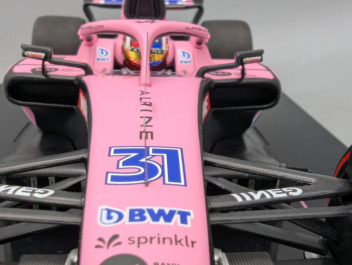 Modellautos 1:18 Minichamps BWT Alpine Bahrain GP 2022 #31 Esteban Ocon mit OVP