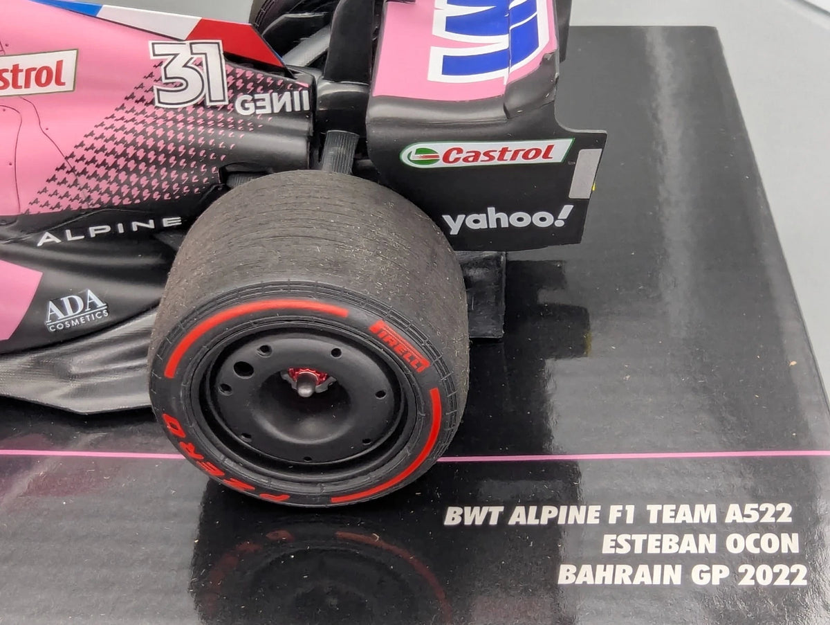 Modellautos 1:18 Minichamps BWT Alpine Bahrain GP 2022 #31 Esteban Ocon mit OVP