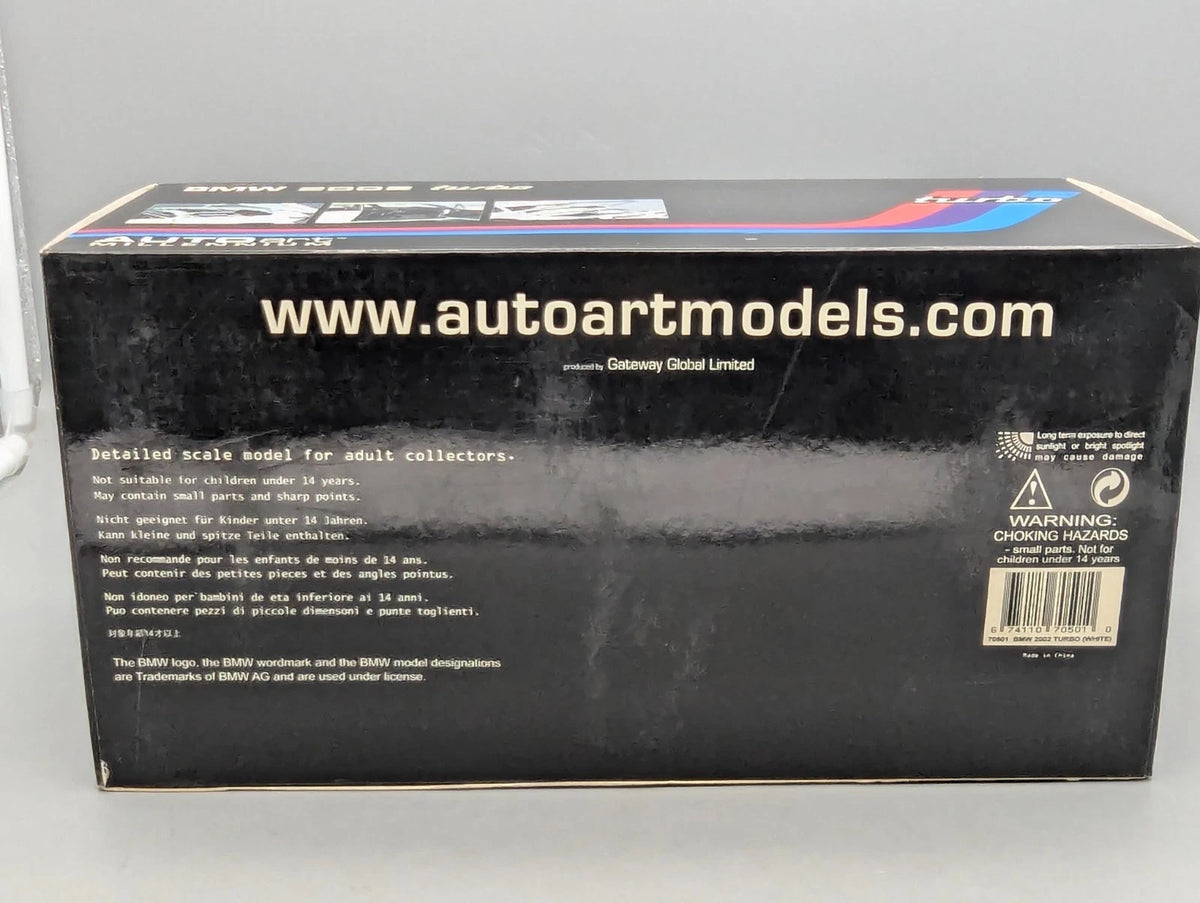 Modellautos 1:18 AUTOart Millenium 70501 BMW 2002 Turbo White mit OVP