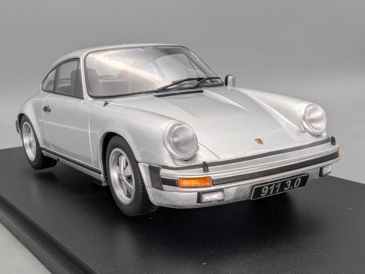 Modellautos 1:18 KK-Scale Porsche 911 Carrera Coupe 3.0 1977 Silber mit OVP