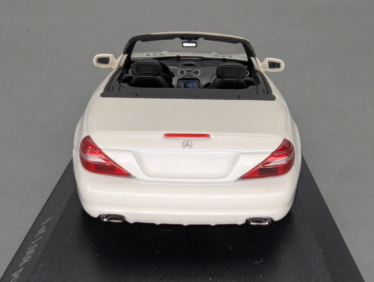 Modellautos 1:43 Minichamps Mercedes Benz SL Klasse 2008 R230 Diamantweiss OVP