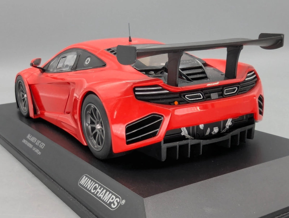Modellautos 1:18 Minichamps McLaren 12C GT3 Red 2013 mit OVP